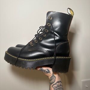 Leona doc martens